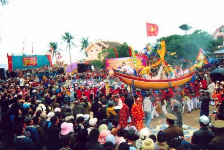 Lễ hội cầu ngư ở làng Thai Dương Hạ, thị trấn THuận An, huyện Phú Vang, Huế